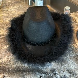 Used once Bridal cowboy hat. Asking 25 obo